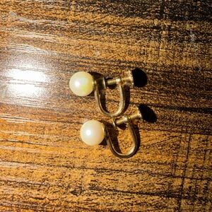 Vintage 14kt gold filled non pierced screw back clip on pearl earrings